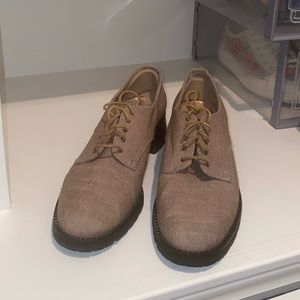 Stuart Weitzman Buck Oxford